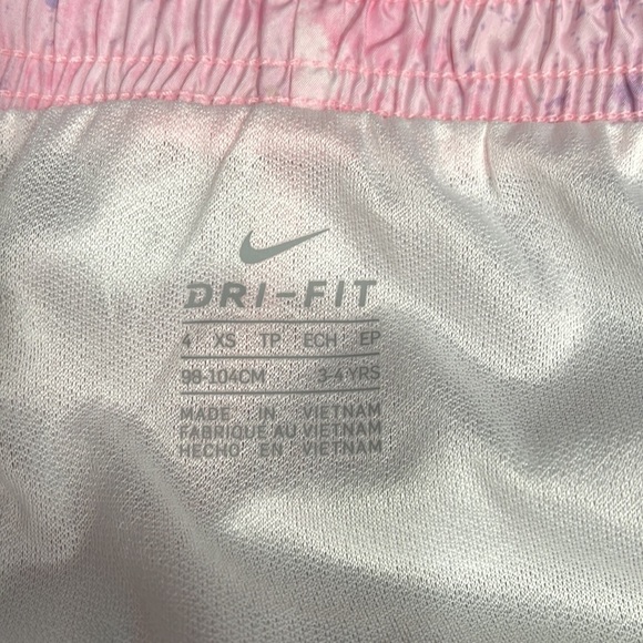 Nike short - Picture 8 of 9